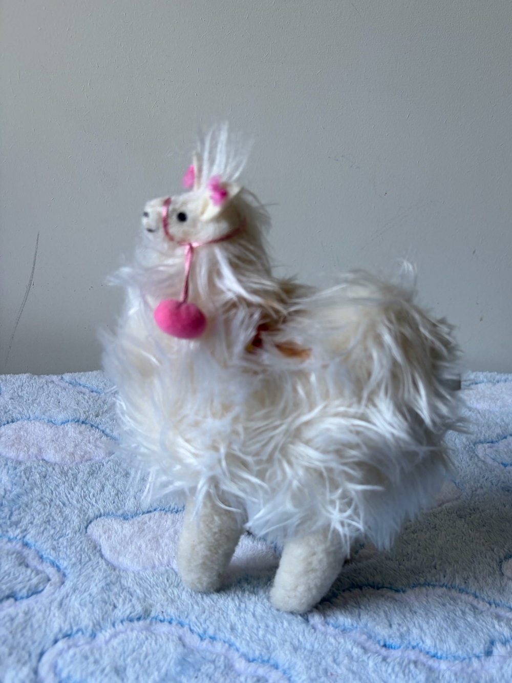 Madame Alexander vintage Plush Llama Alpaca Peru 7" 2000